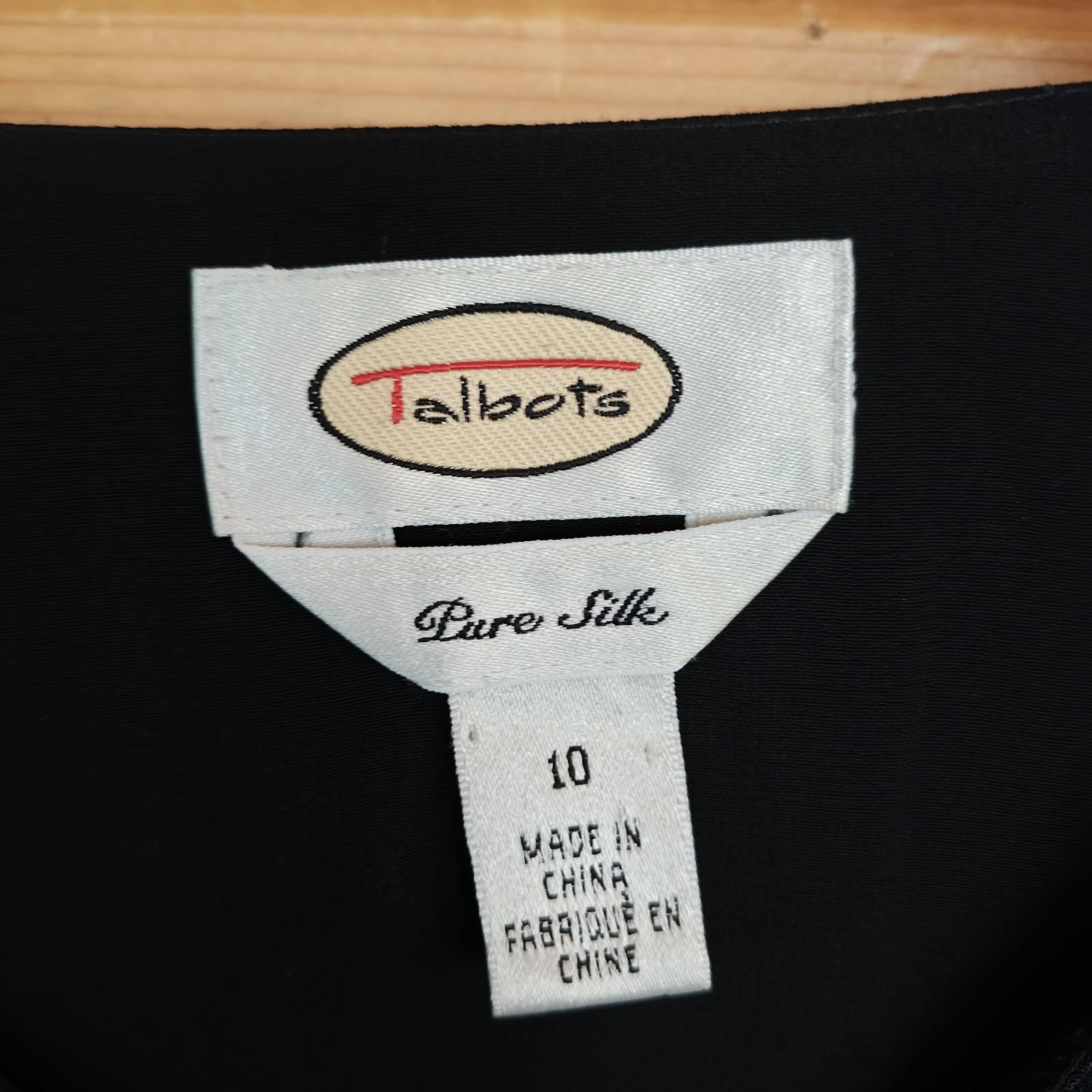 Talbots Black 100% Silk VNeck Top Long Sleeve Vintage Old Money Blouse Size 10