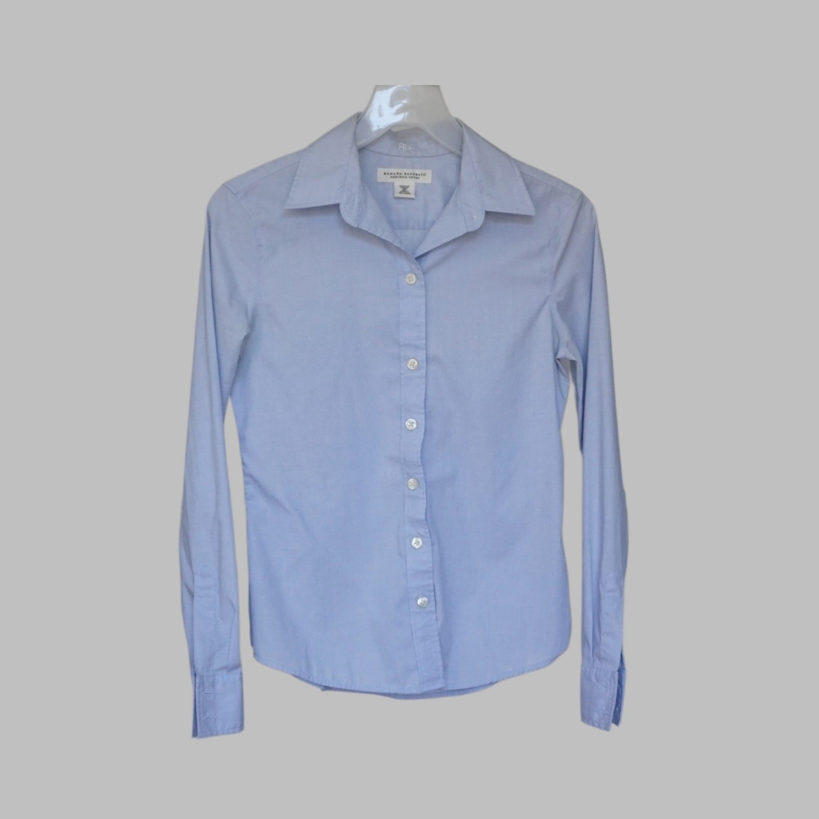 Banana Republic Women’s Petite 0P Light Blue Button Up Non-Iron Fitted Shirt
