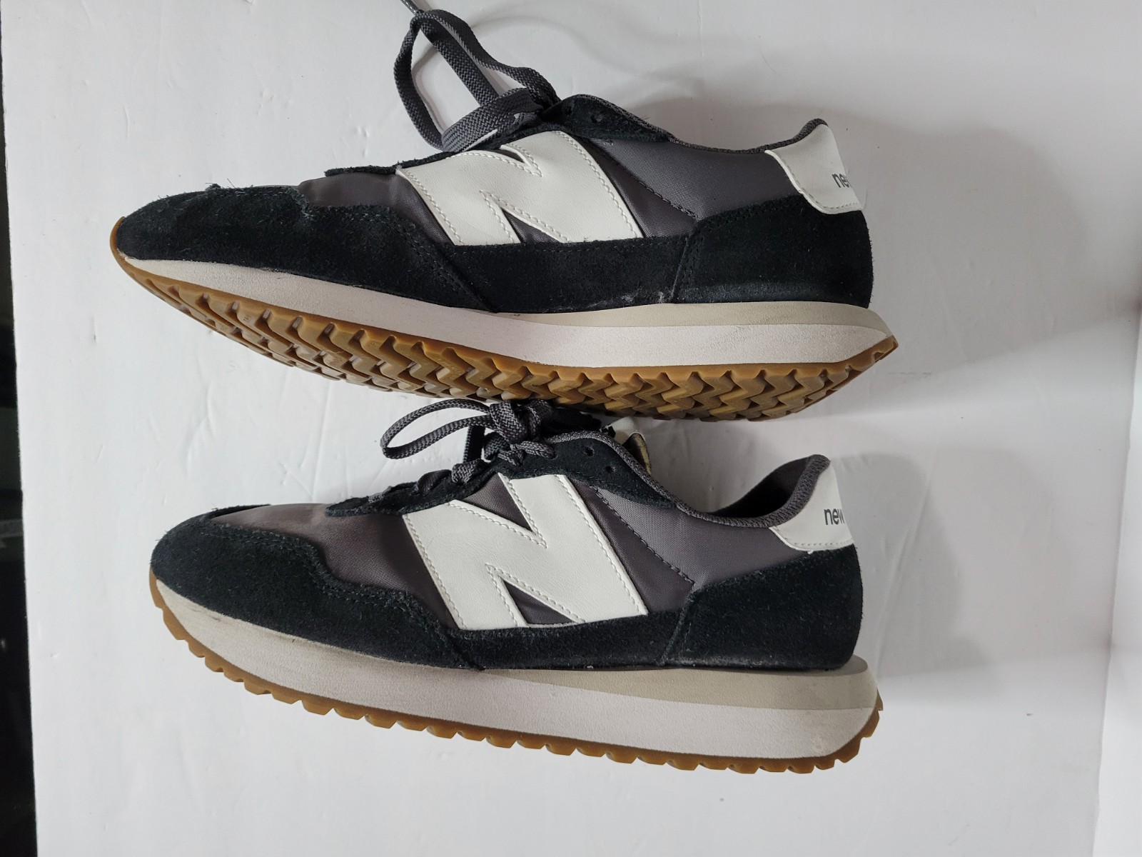 New Balance 237 Women’s Size 8.5 Gray Black White Retro Lifestyle Sneakers WS237