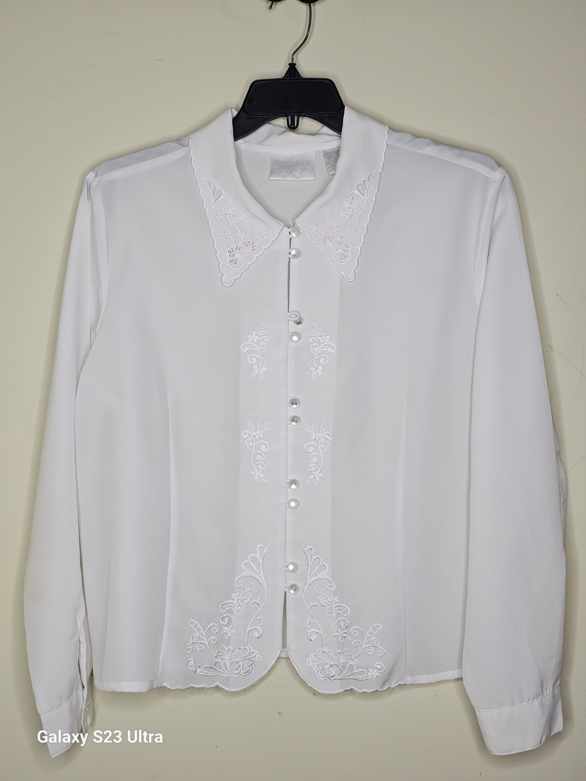 Elizabeth Williams Women’s Embroidered Collared Blouse White Long Sleeve XLG