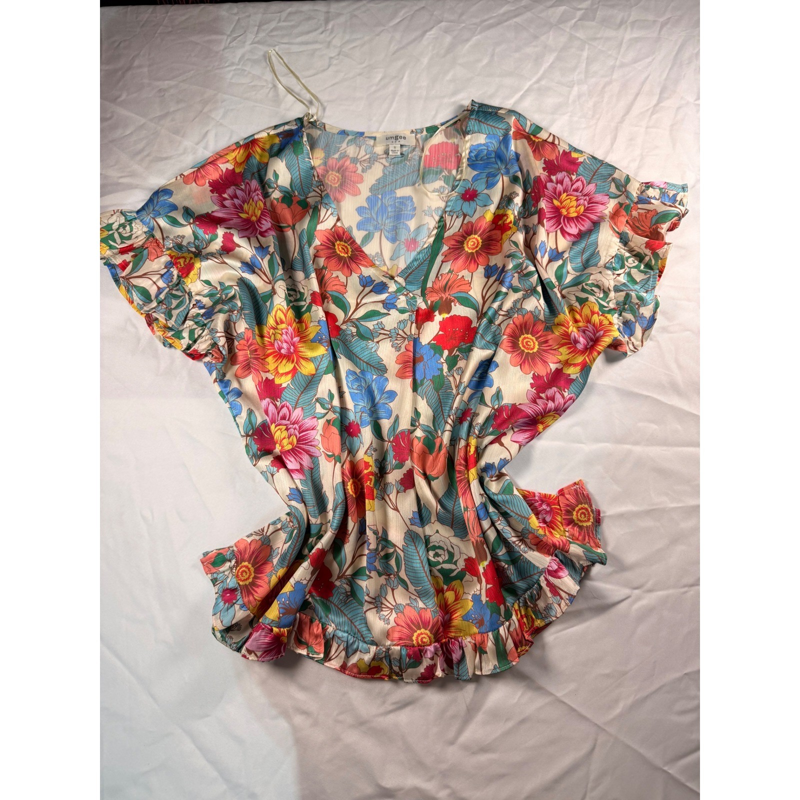 Umgee Women Floral V-Neck Flutter Sleeve Ruffle Hem Satin Blouse Multicolor S