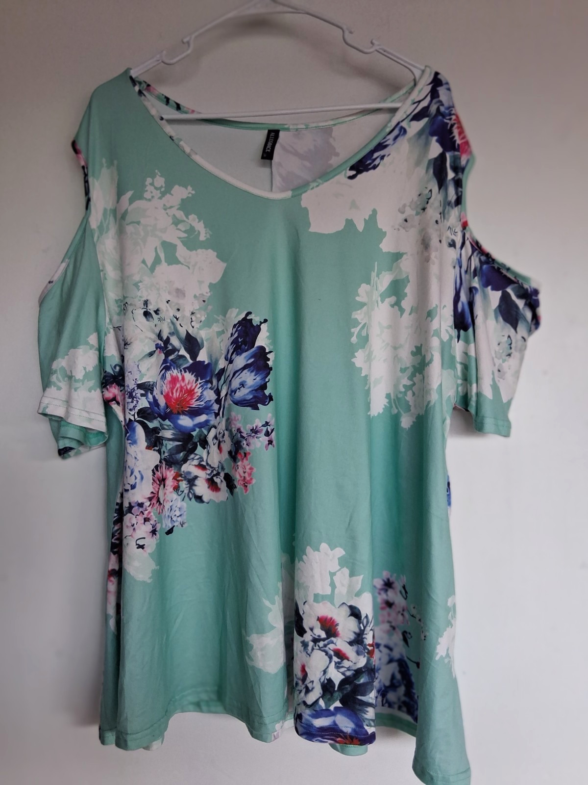 Plus 3X/4X light green w/ floral print blouse by Allegrace. Very good condition