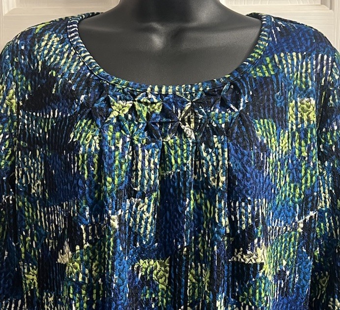 Sag Harbor Stretch Colorful Round Neck Women’s Top Sz PM