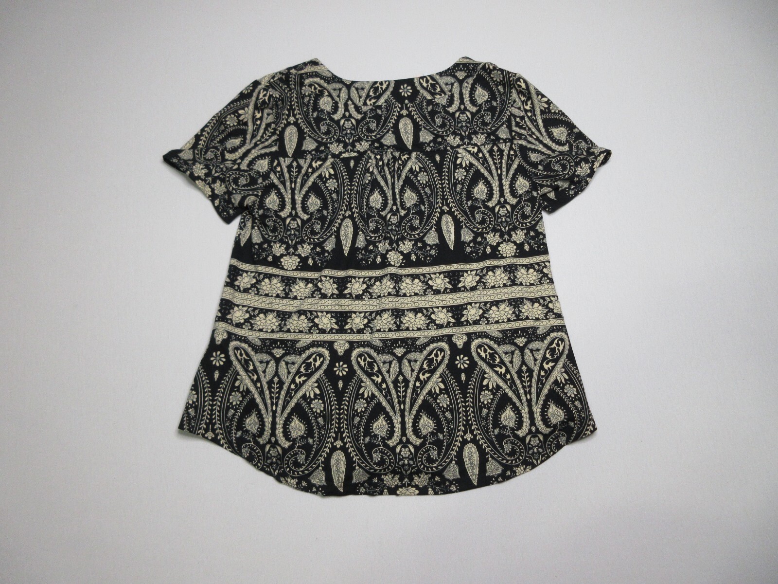 Voianlimo Womens Paisley Print Regular Fit V-Neck Top Short Sleeve Size M Black