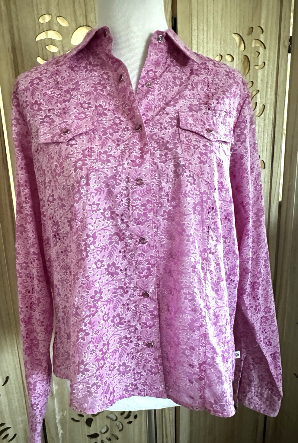 Cruel Girl Women’s Size XL Pink floral eyelet Western Snap Long Sleeve Shirt