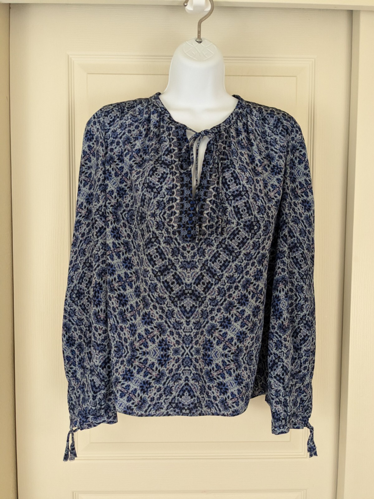 Rebecca Taylor Womens Silk Blouse 6 Blue Floral Shirt Tie Neck Tie Cuffs