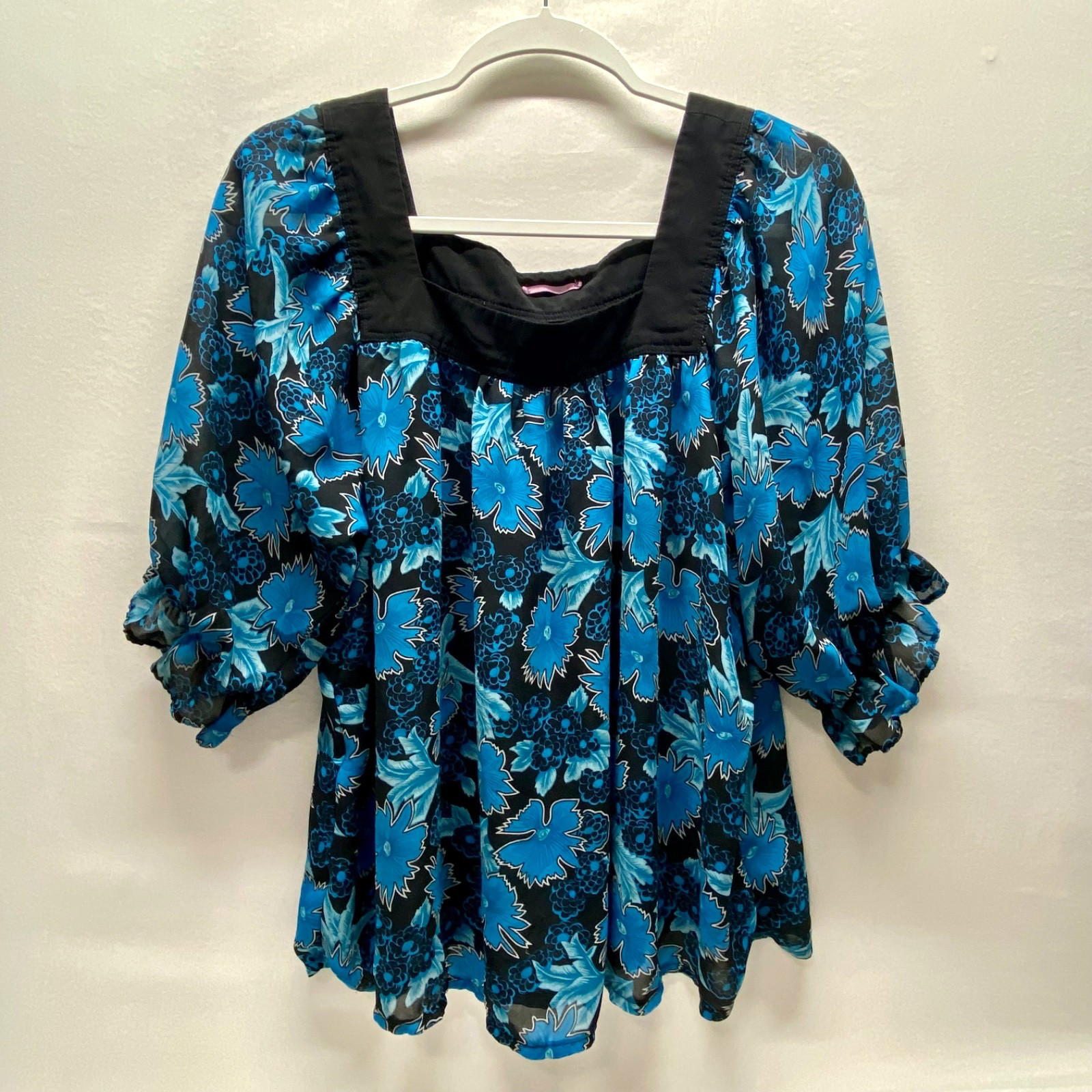 Women’s Blouse Large Blue Floral Semi Sheer Square Neck Popover Short Sleeve GUC