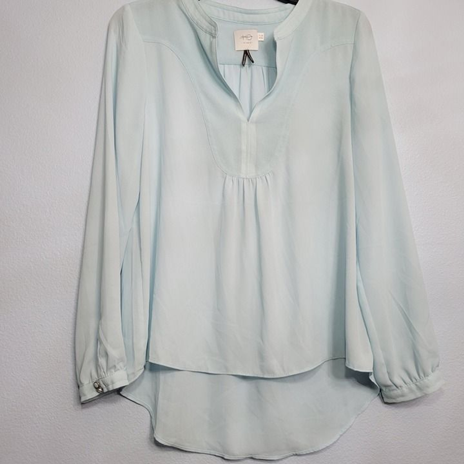 HD In Paris Light Sky Blue Blouse Size 6 Womens Long Sleeve Top Shirt Hi-Low