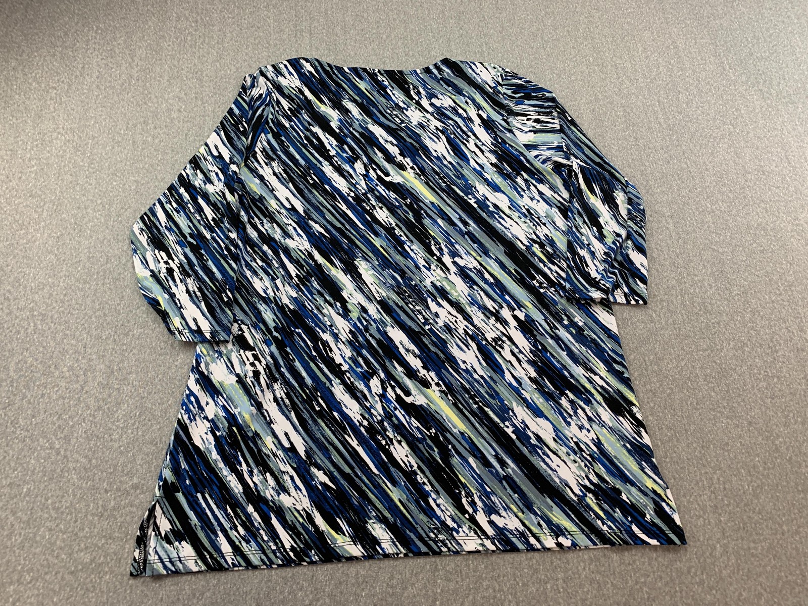 Peck & Peck Top Womens Petite Large Blue Abstract Print 3/4 Sleeve Split Neck