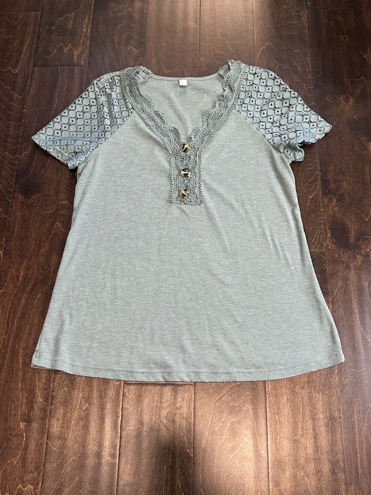 NWOT Lace Trim Shirt Causal Women’s Sz Med Button Textured Hollow Out Sleeves