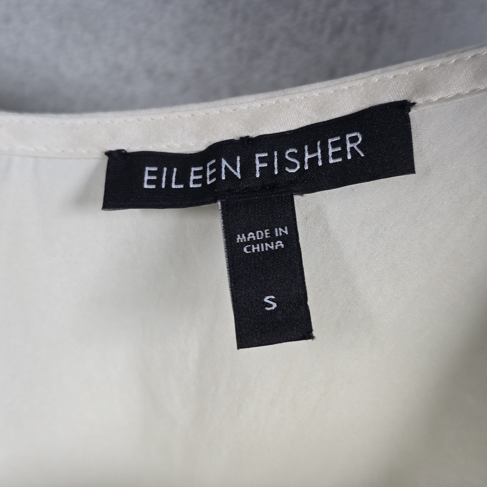 Eileen Fisher Ivory Silk V-Neck Tunic Top Shell Women’s S Charmeuse Stretch
