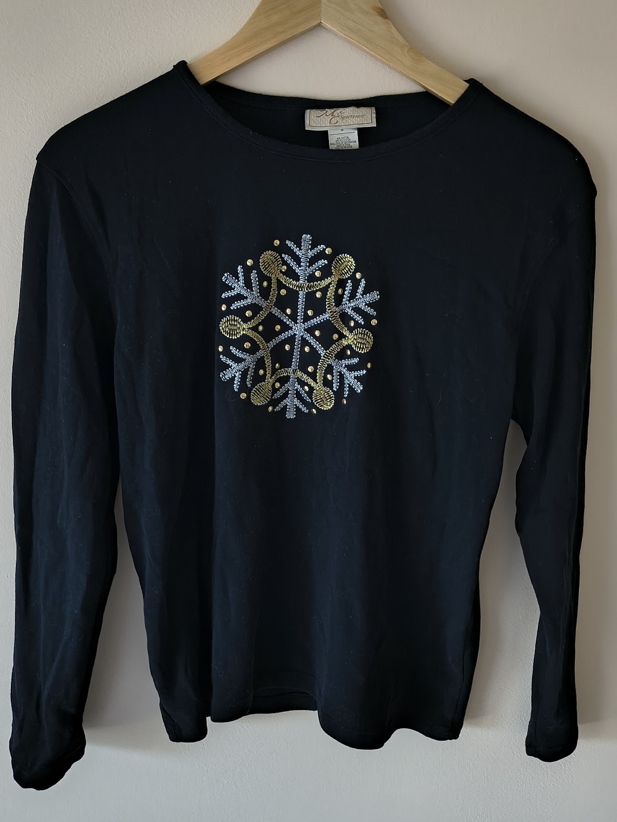 M&C Sportswear Women’s M Vintage Embroidered Winter Holiday Long Sleeve Top