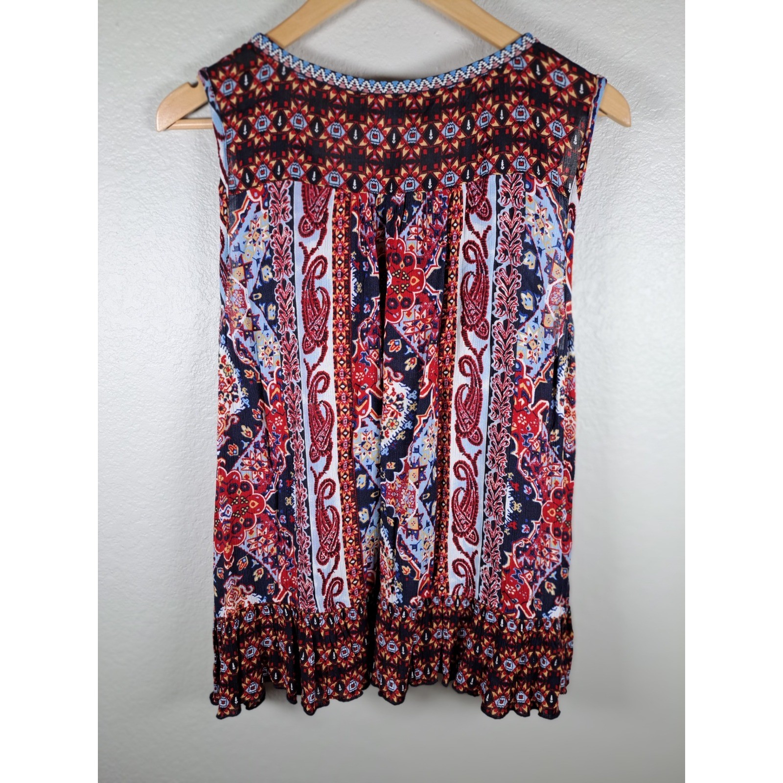 Bila Womens Red Blue Paisley Boho V-Neck Sleeveless Rayon Top Large NY-024