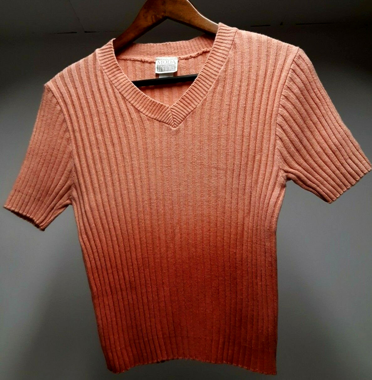 MODA INT’L Apricot COTTON Women Size Medium M Short Sleeve RIBBED V-Neck Top USA