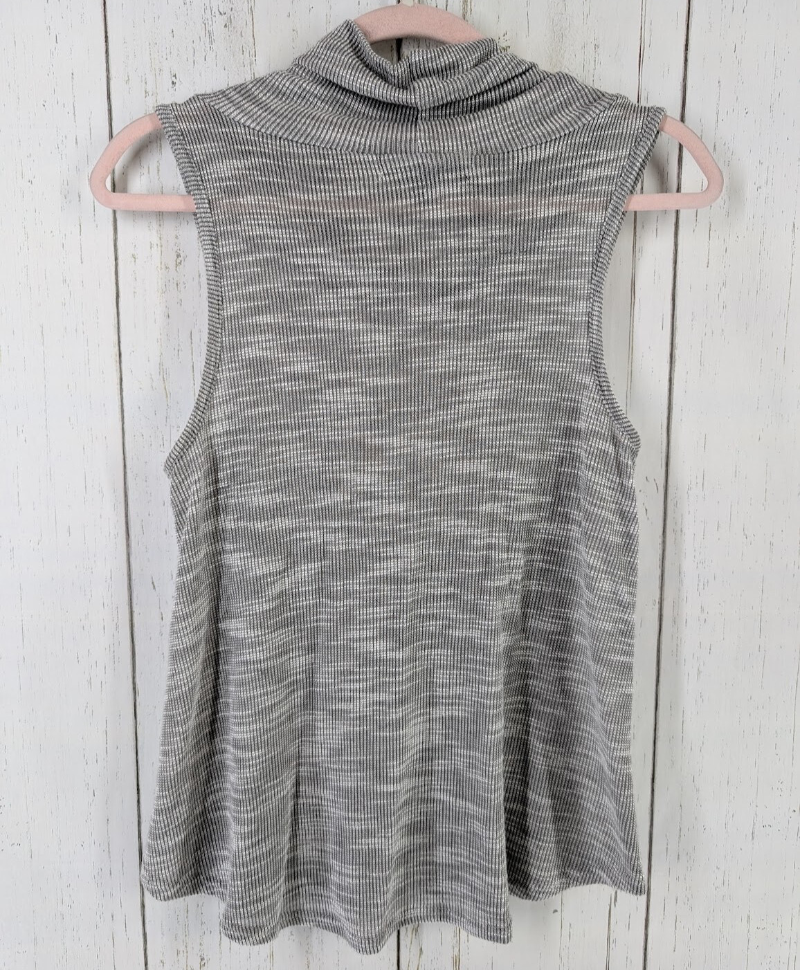 Almost Famous Size Small Womens Gray Sleeveless Cowl Neck Tank Top