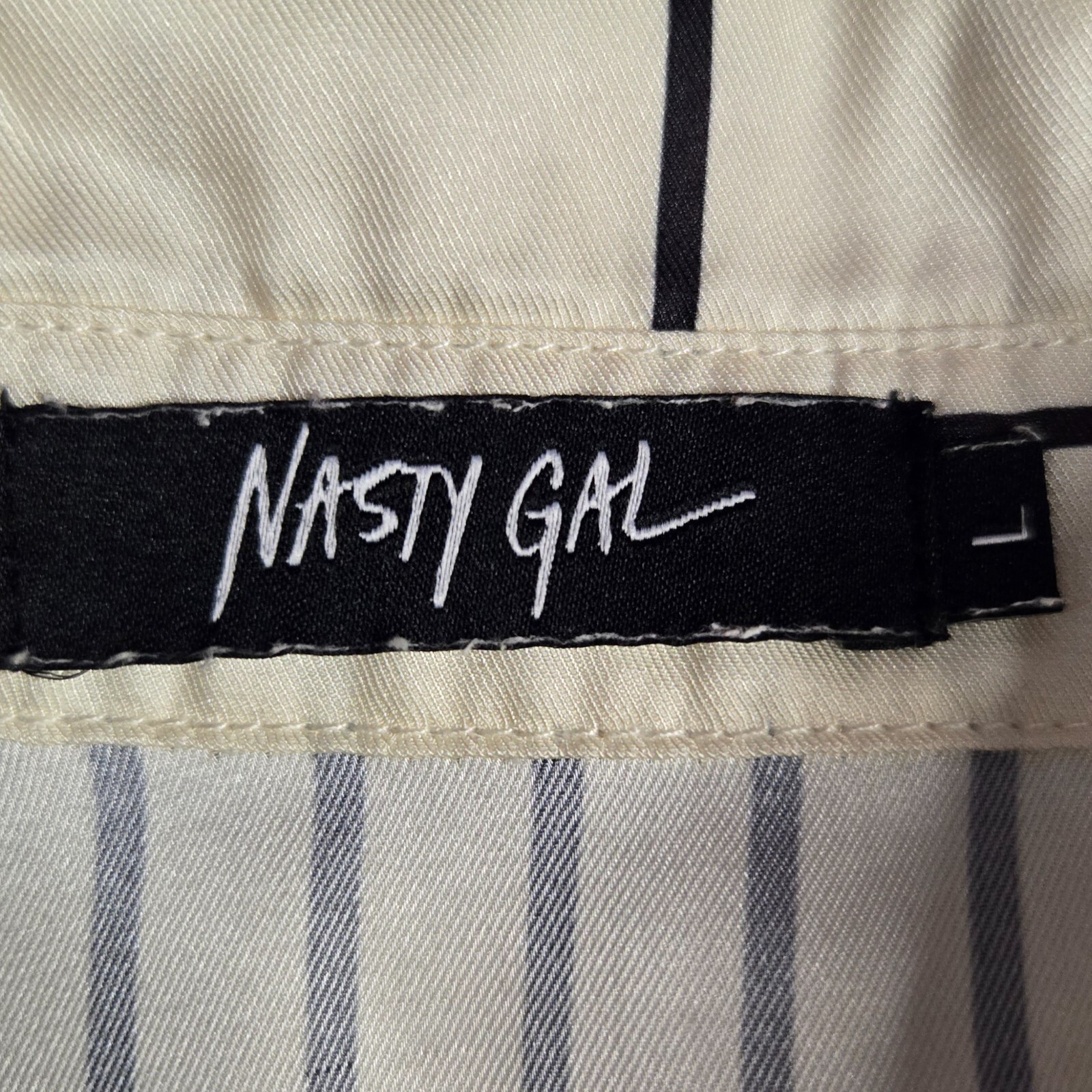 Nasty Gal Womens Blouse Sz L Ivory Black Button-Up Long Sleeve