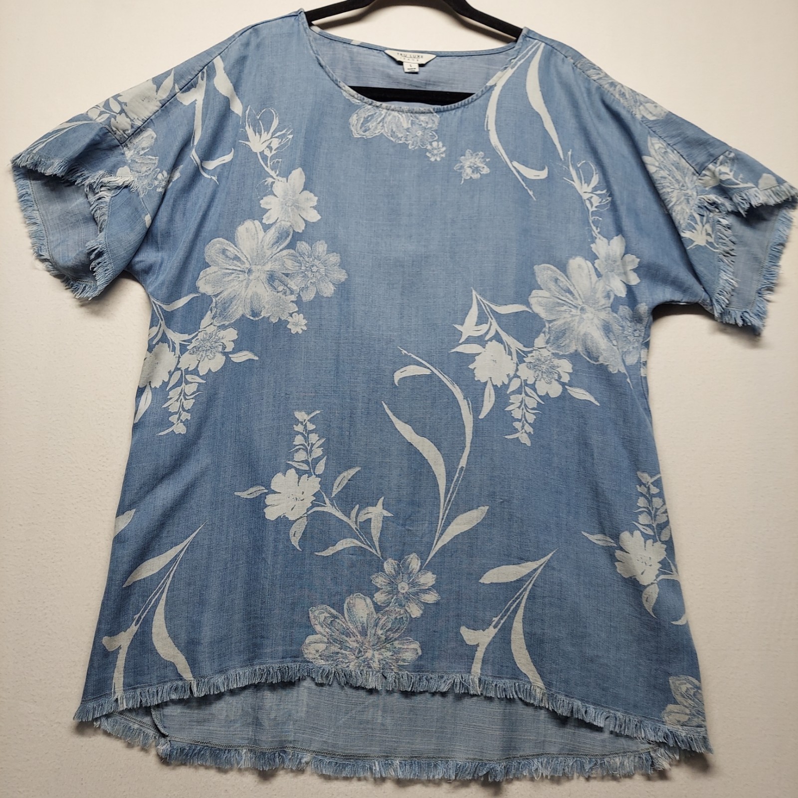 Women’s True Luxe Jeans Blouse Top Criss-Cross Back Design Frayed-Hem Blue Sz Lg