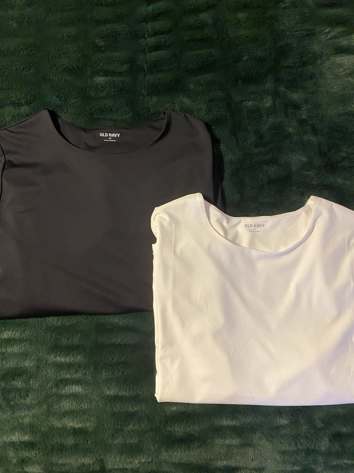Twofer! Old Navy Women’s Plus 3X White Black Solid Scoop Neck Long Sleeve Tops