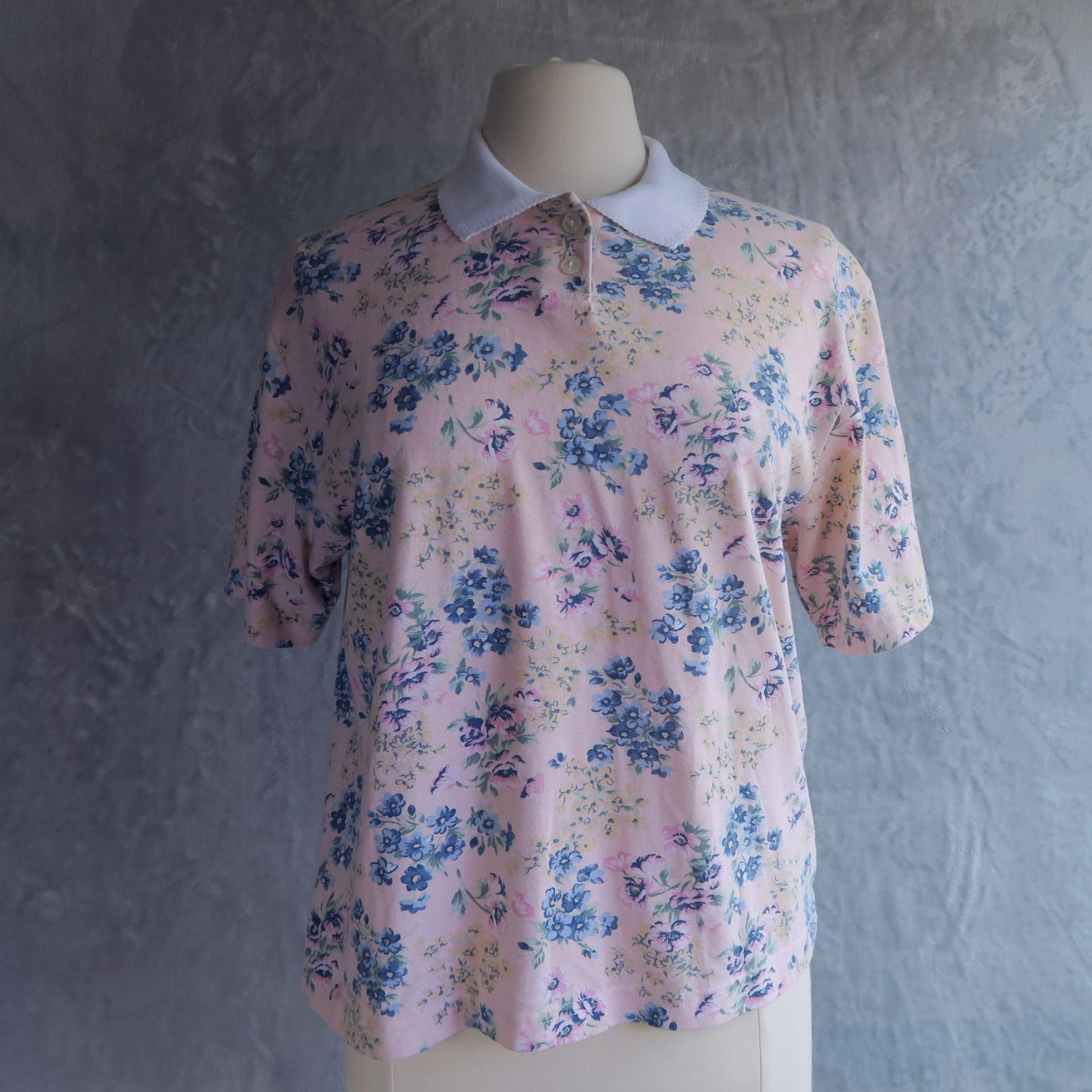 CASCADE BLUES Pastel Pink Floral Print Polo Shirt Size M Pointelle Collar Boxy