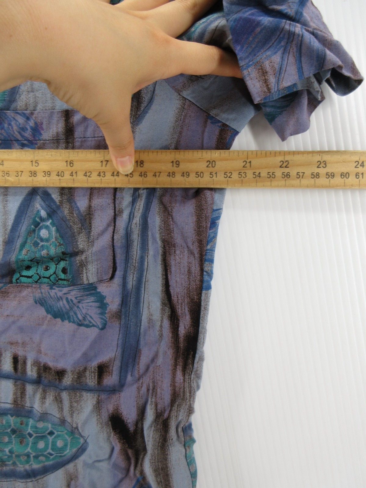 VINTAGE Young Hawaii Top Women Medium Purple Hawaiian Shirt Abstract Floral Camp