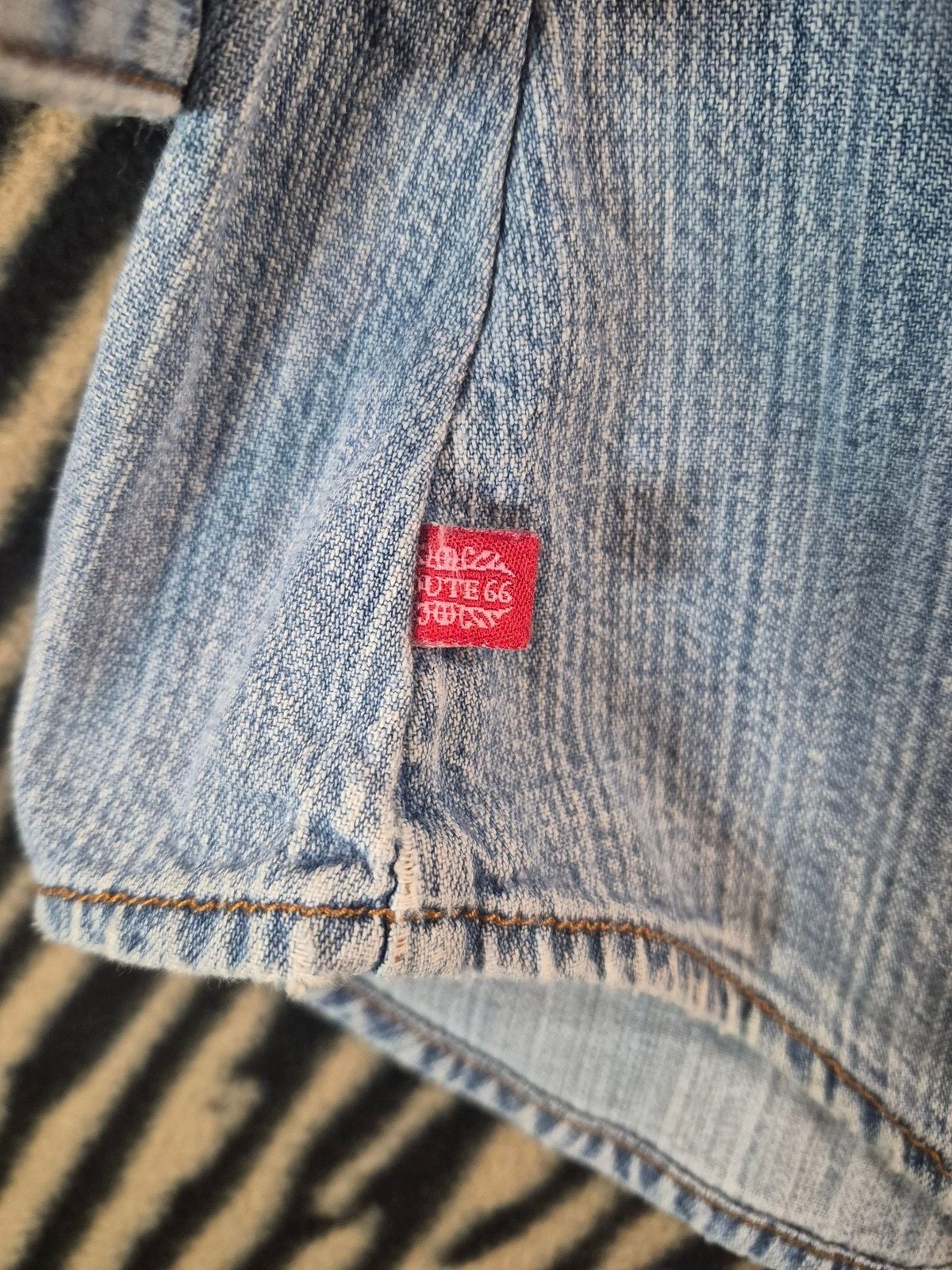 Route 66 Women’s Light Wash Denim Floral Embroidered 100% Cotton Shirt w Flaw