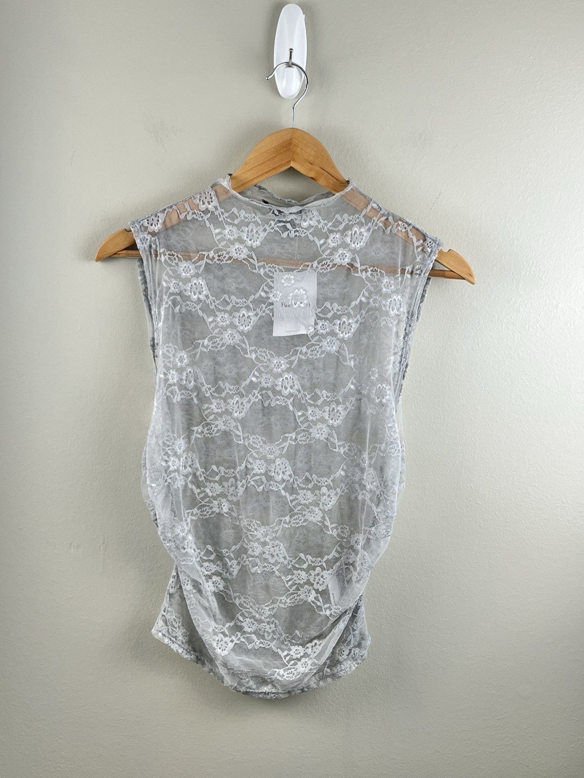 Forever 21 NWT Sheer Mesh Floral Lightweight Lace Top Sleeveless Ruched Fairy Lg