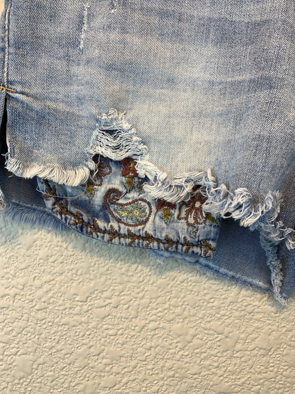 Hippie Laundry short sz 27 high low shortie embroidery paisley distressed frayed