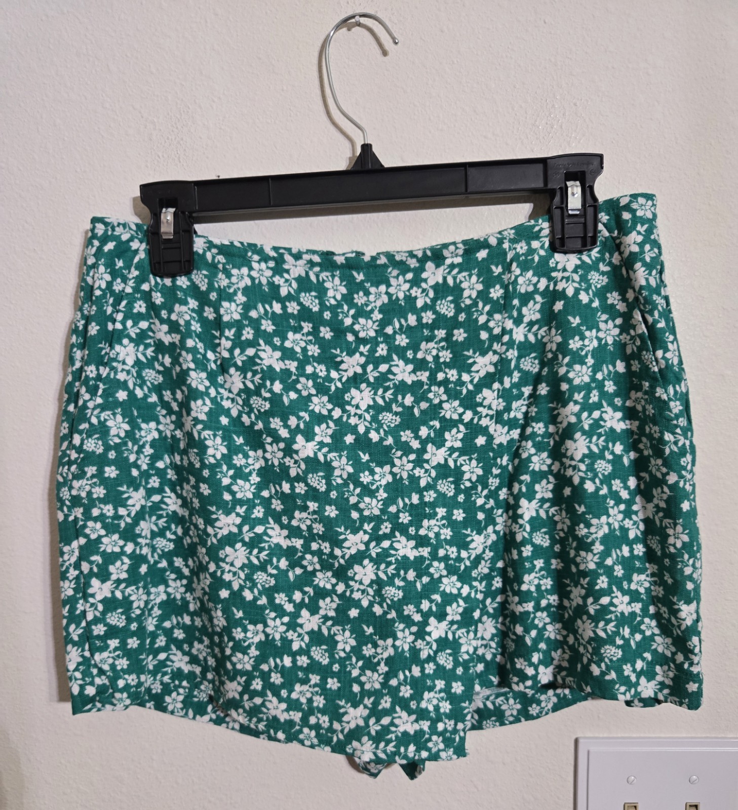 NWT COPPER KEY 2-Piece Women’s Green Floral Sleeveless Blouse And Skort Sz M
