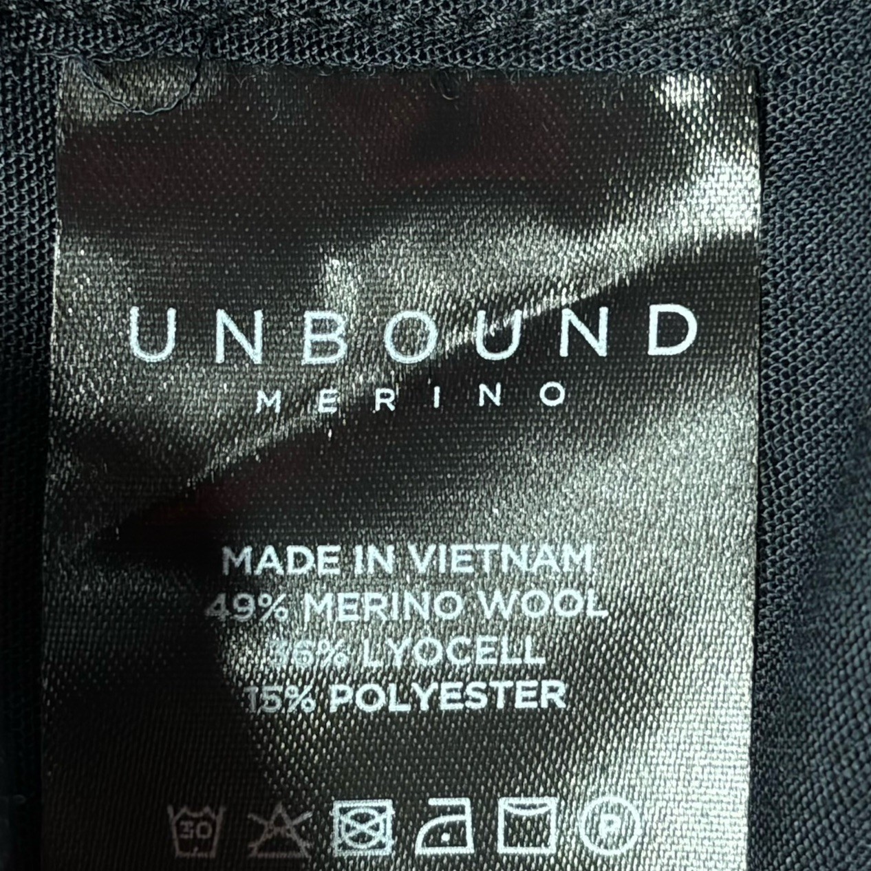 Unbound Merino Women’s Merino Wool M Black Travel Button-Up Shirt