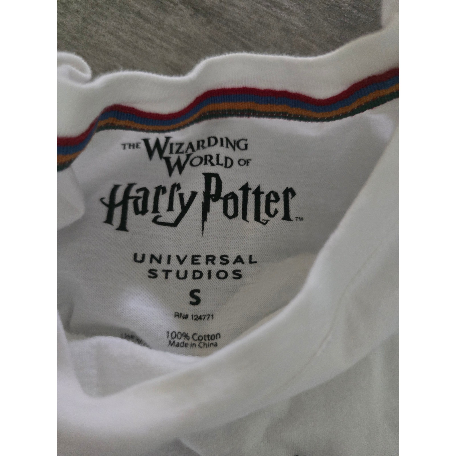 Universal Studios Harry Potter Hogwarts Alumni Graphic T-Shirt White Womens S