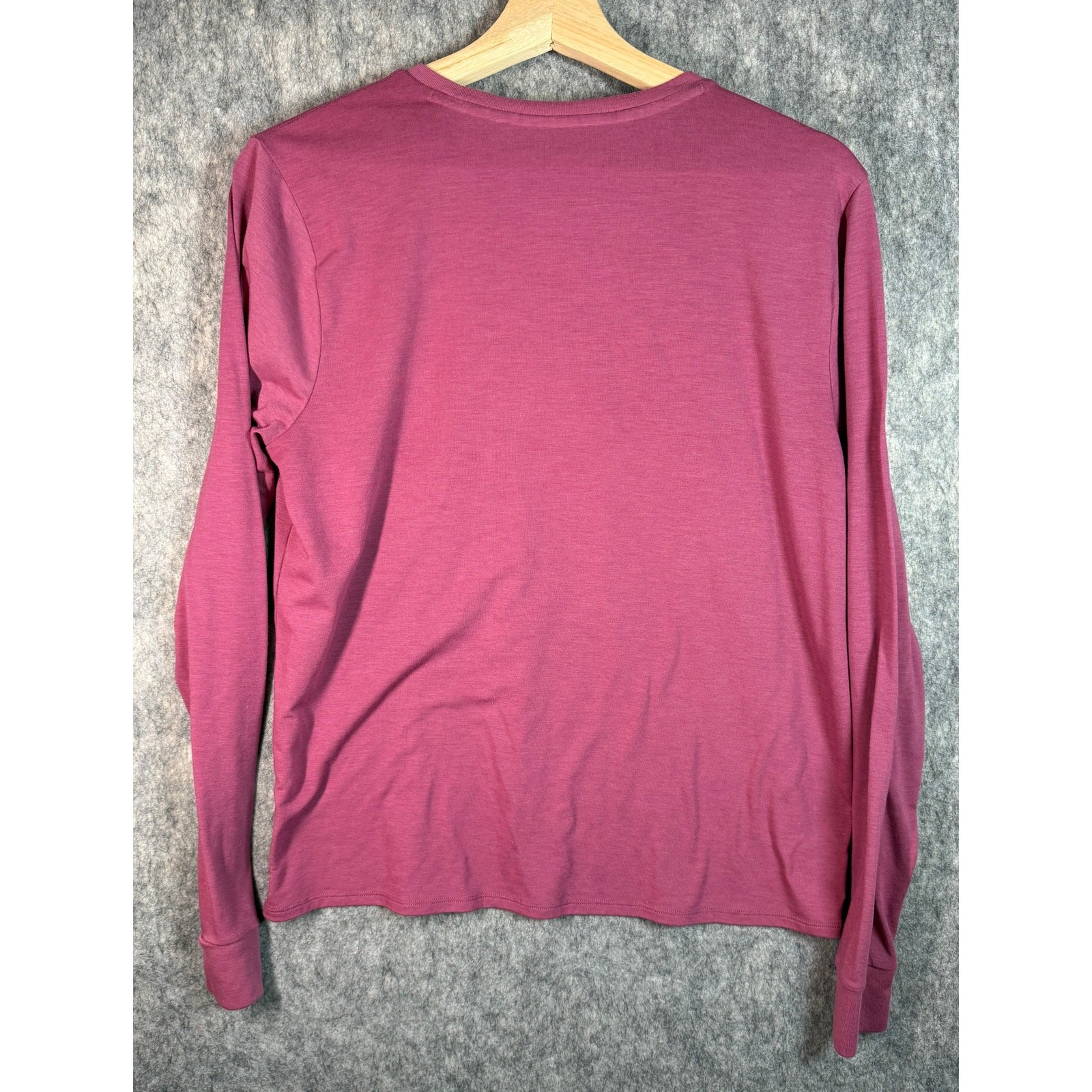 Outdoor Voices Womens Lightweight Basic Long Sleeve Pink Shirt – Large