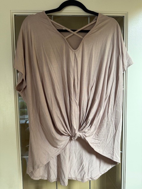 Promesa V-Neck Top Taupe Blush Size L Front Knot High Low Women’s.