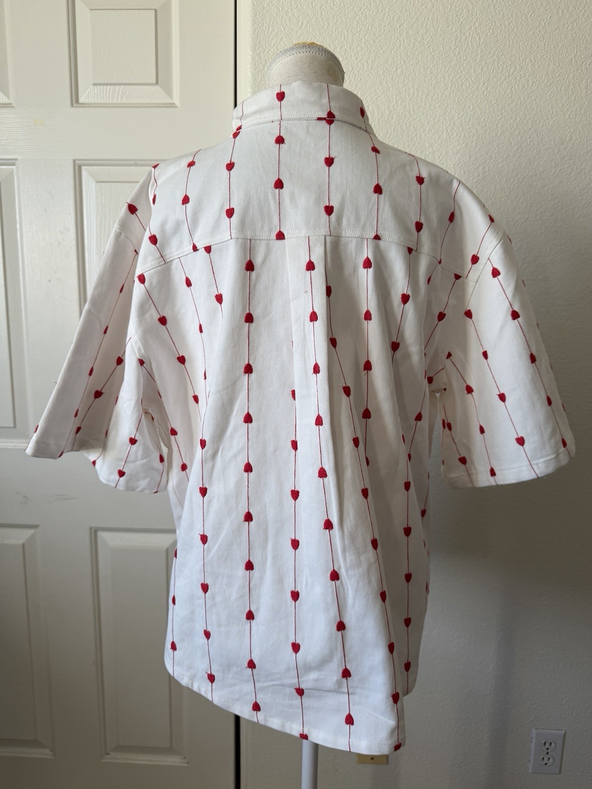 Solitaire Womens White Red Heart Embroidered Button Down Shirt Top XL