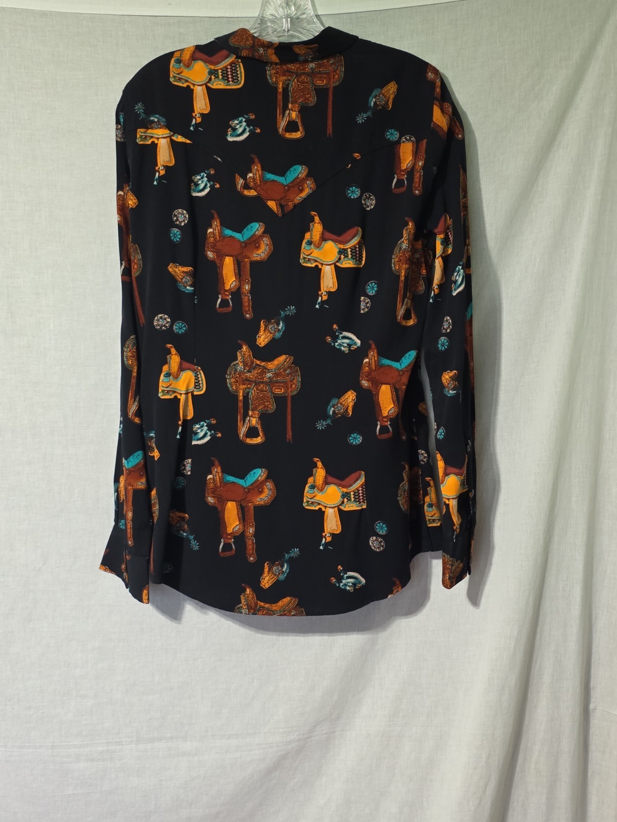 NWT WRANGLER RETRO Women’s Western Shirt Med Saddle Design 100% rayon long slv