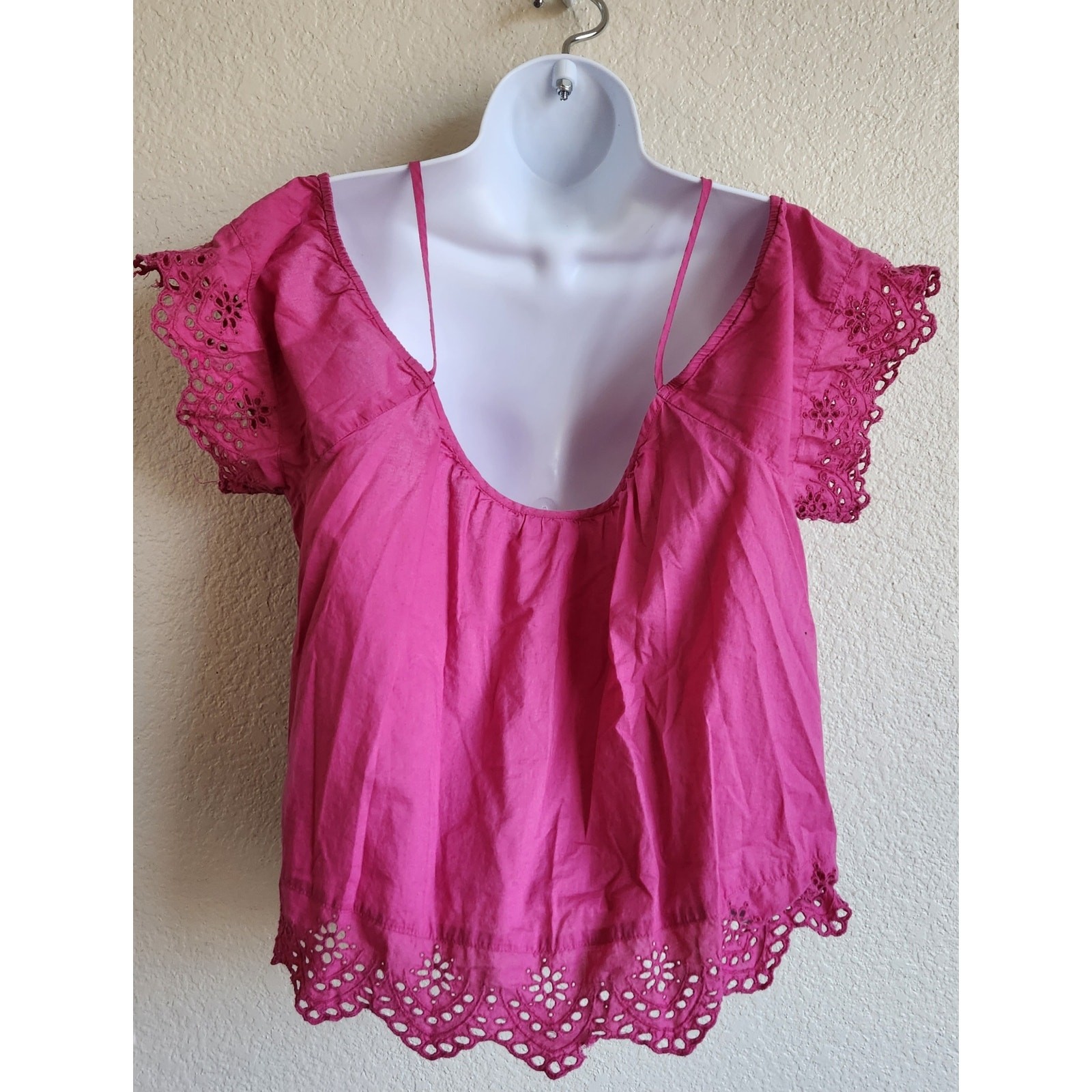 Abound Fuchsia Pink Eyelet Hem Cold Shoulder Top Large Lightweight Soft