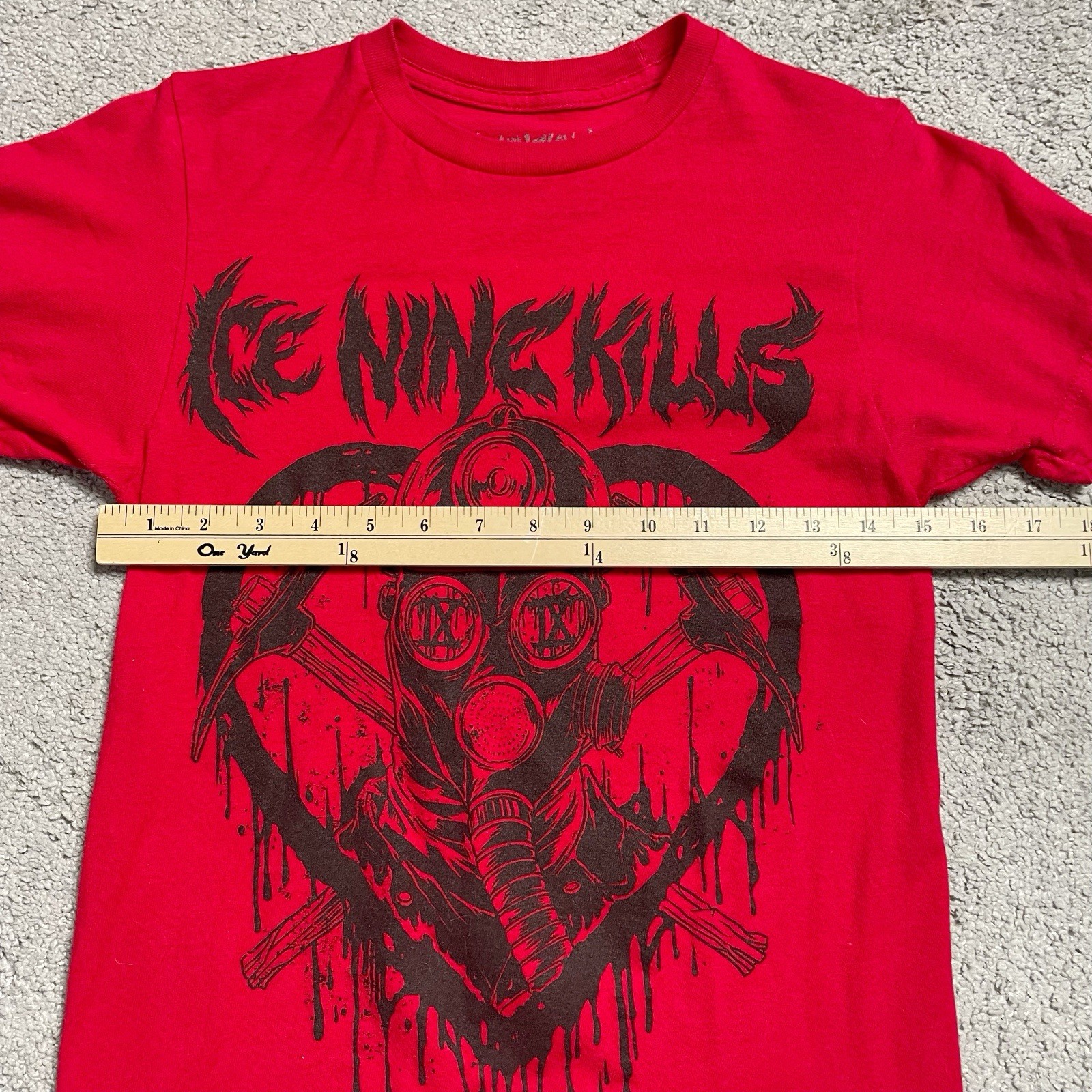 Ice Nine Kills Pick Axe Heart Boyfriend Fit Women’s T-shirt Red Size Small Band