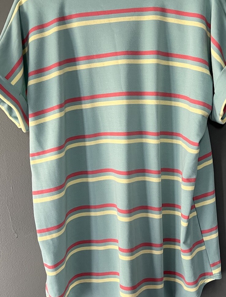 Lime And Chili Women’s Sz M Top S/S Rolled Sleeve Polyester Spandex Shirt