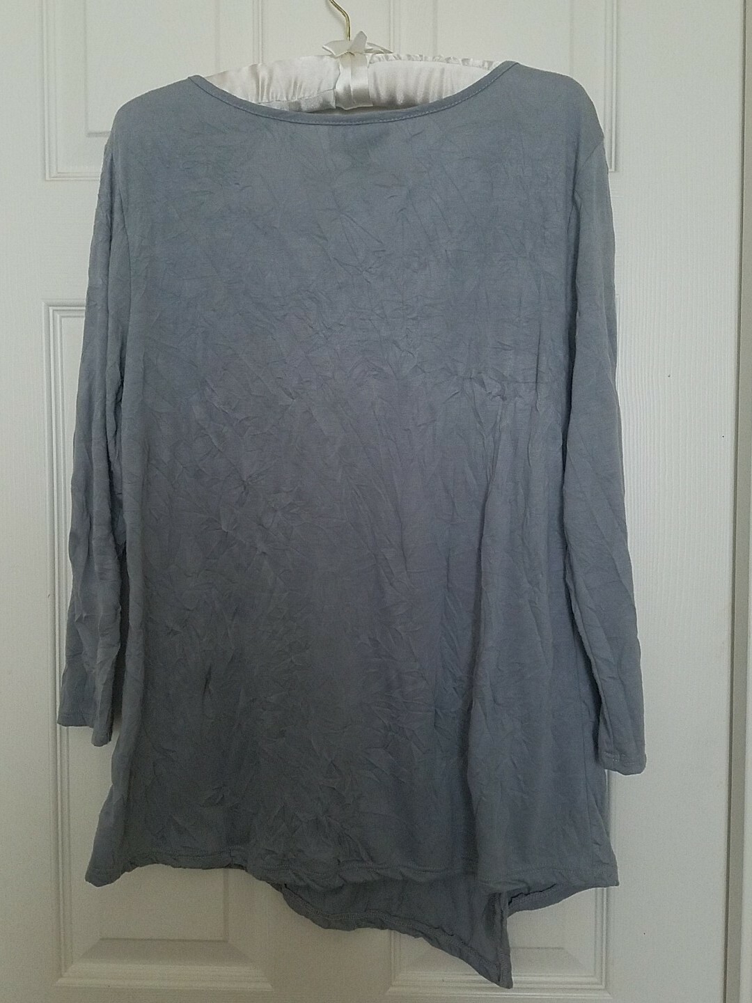 Women’s size S Apropos Tunic Top Crinkle Fabric Asymmetrical Hem Sage