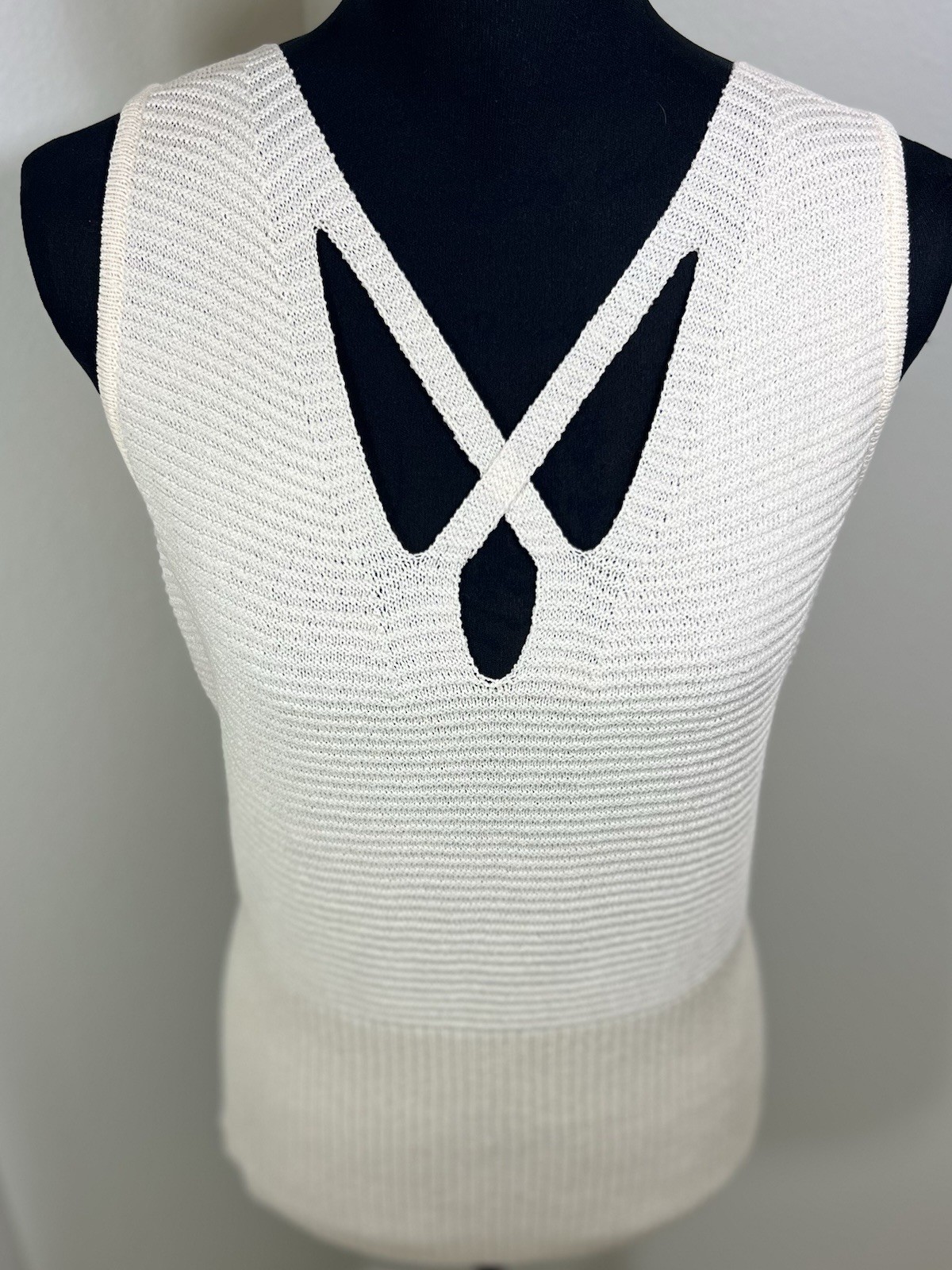 Vintage ST JOHN SPORT Knit Tank M Ivory Cutout Sleeveless Top 2005 Wool