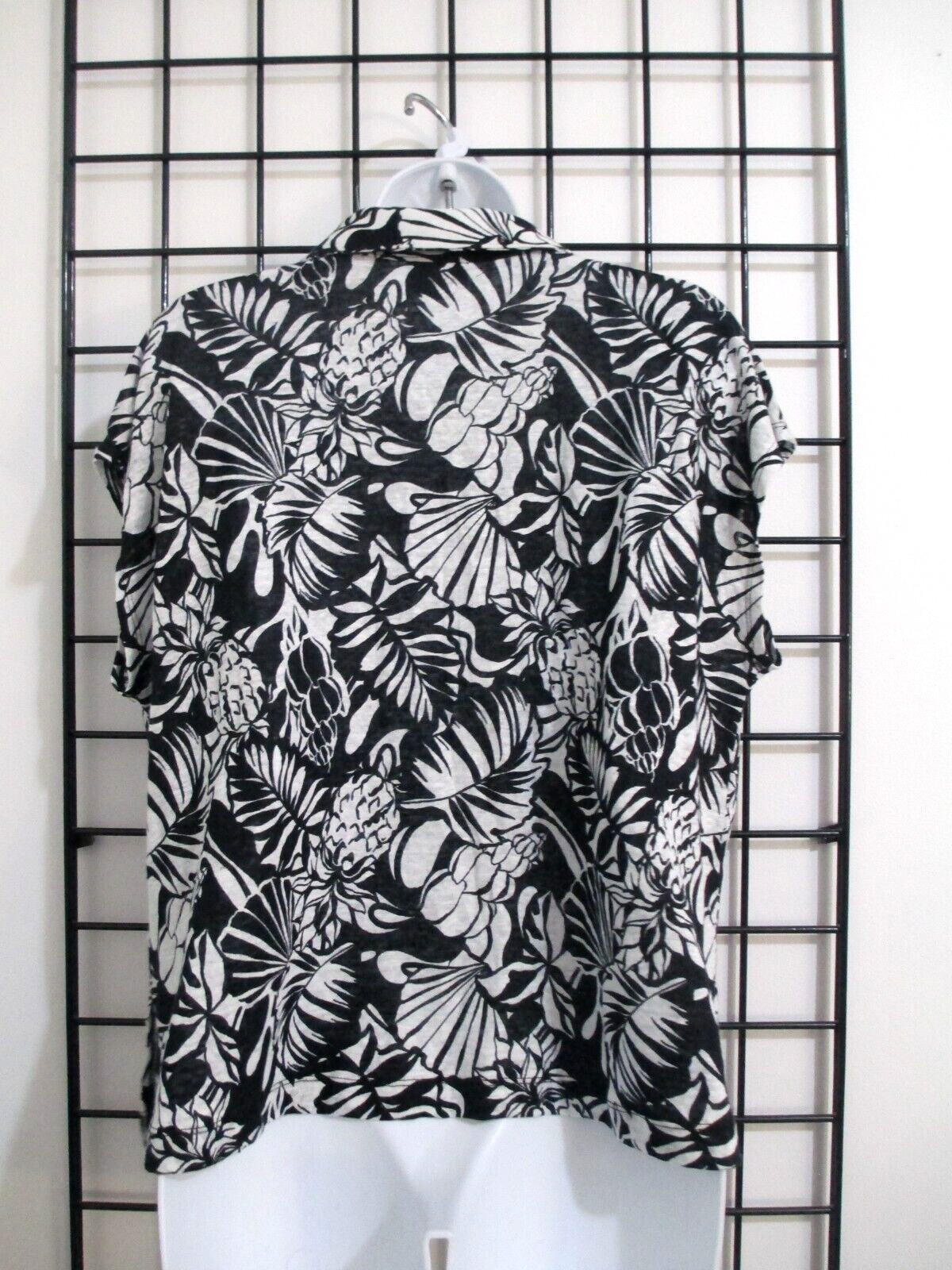 “NEW” NICHOLE MILLER 🌸 LARGE==BLACK & WHITE TROPICAL PRINT / LINEN KNIT BLOUSE