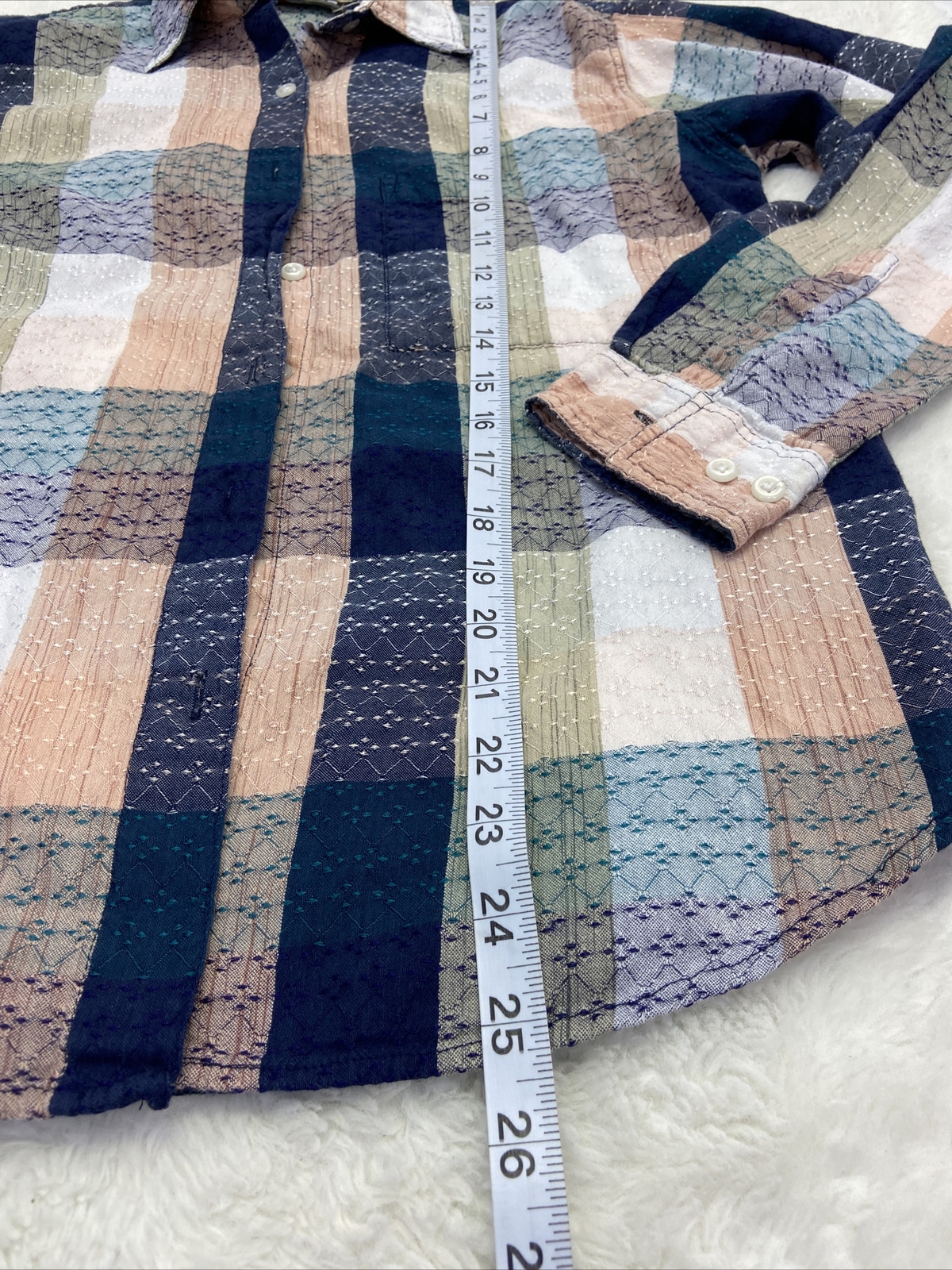 Citicraze szM Collared Plaid button front shirt Embroidered stitching throughout