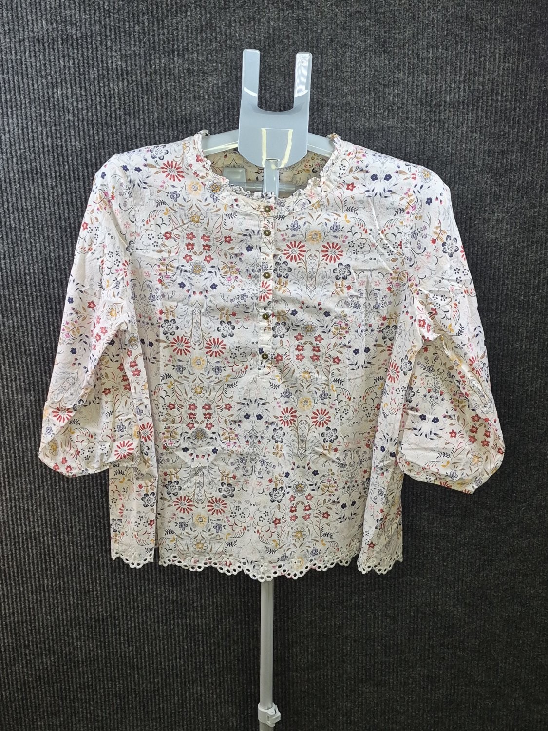 Lauren Conrad Blouse Womens L Ivory White Floral 3/4 Sleeve Gathered Cotton