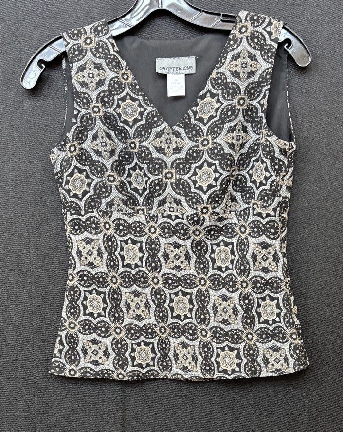 Chapter One Petites XS Black Geometric Sleeveless V Neck Blouse