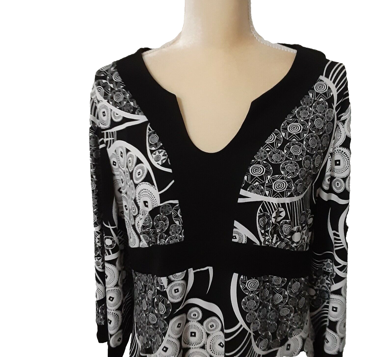 Nue Options black geometric design tunic L polyester jersey 3/4 bell sleeves