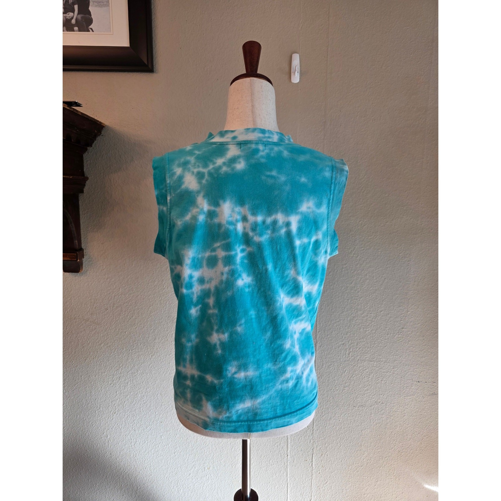Earthbound Women’s Tie Dye Embroidered Sleeveless Top SZ Small Lotus Chakra Yoga