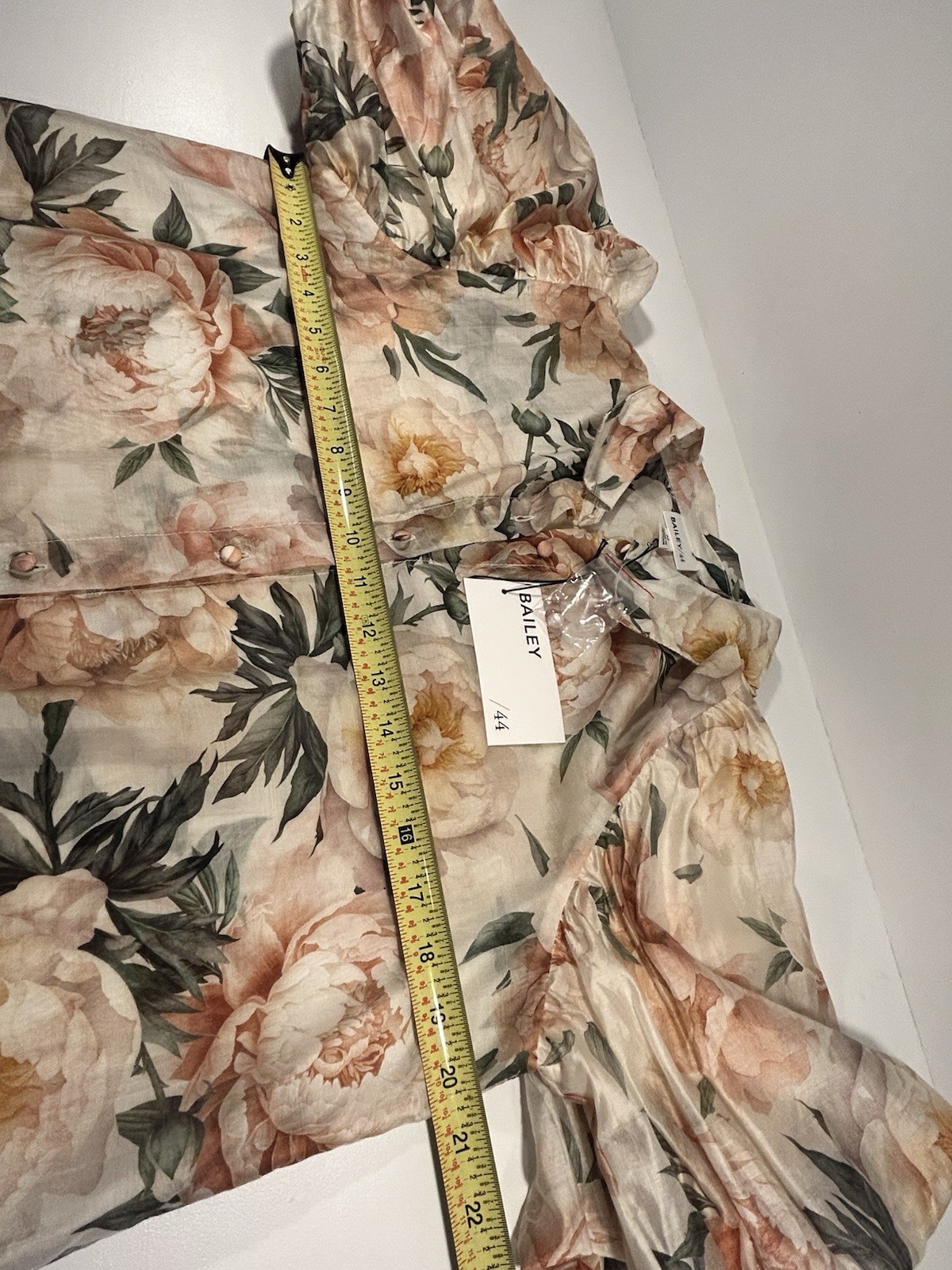 NWT Bailey 44 Womens Medium Floral Puff Sleeve Button Front Blouse Peony Print