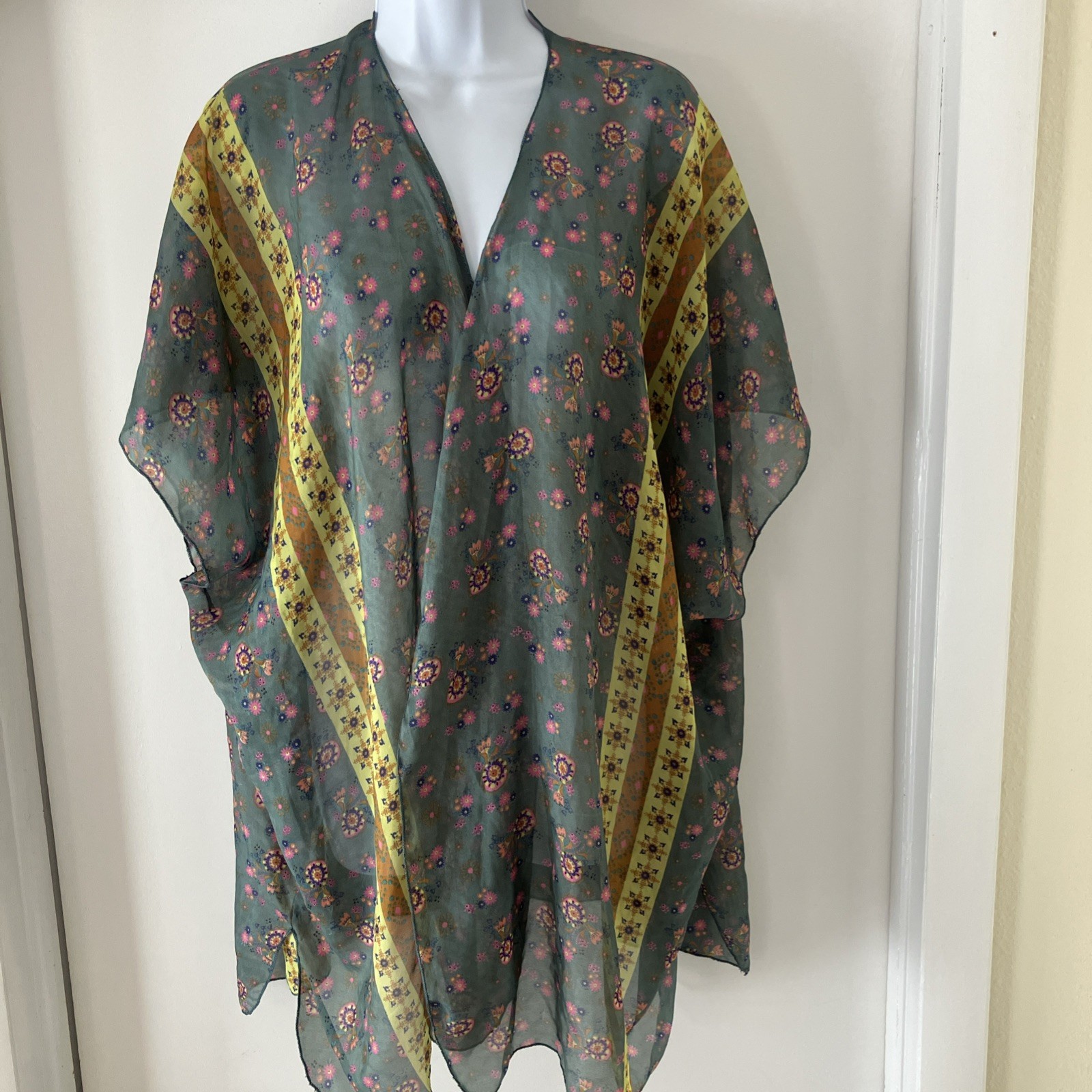 Natural Life Kimono Floral Boho Hippie Festival Western Sheer Cover Up One Size
