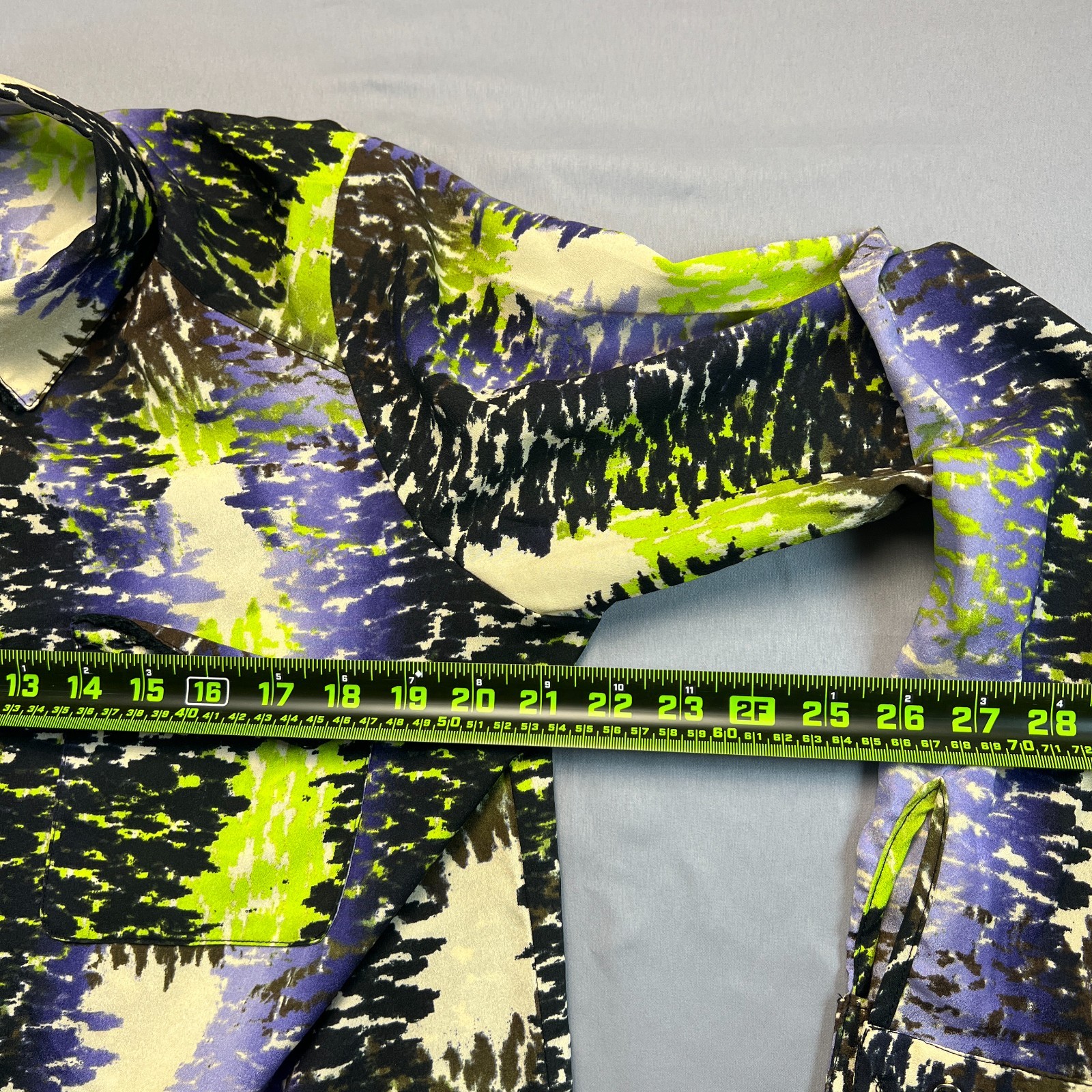 Democracy Shirt Womens L Multicolor Abstract Print Back Slit Pockets Button Up