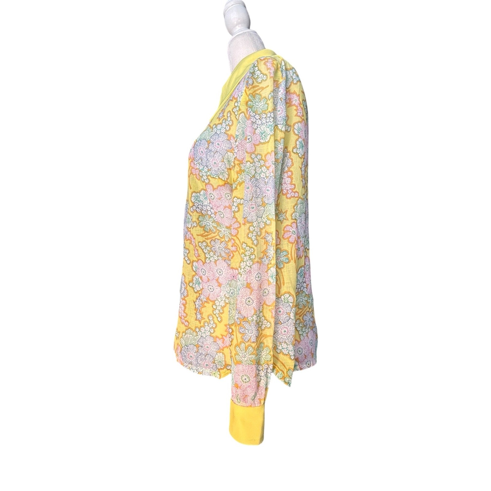 Vintage 70s Floral Mod Disco Blouse Yellow Pastel Dagger Collar Flower Buttons