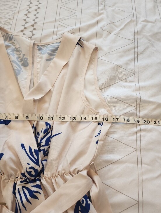 Cream with Blue Faux Wrap Top Floral Print Women’s Jumpsuit Size M NWT